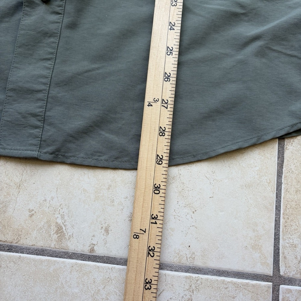 LL Bean Shirt Mens Medium Green Button Down Insect Repel Fishing Vented Roll Tab - Picture 10 of 10